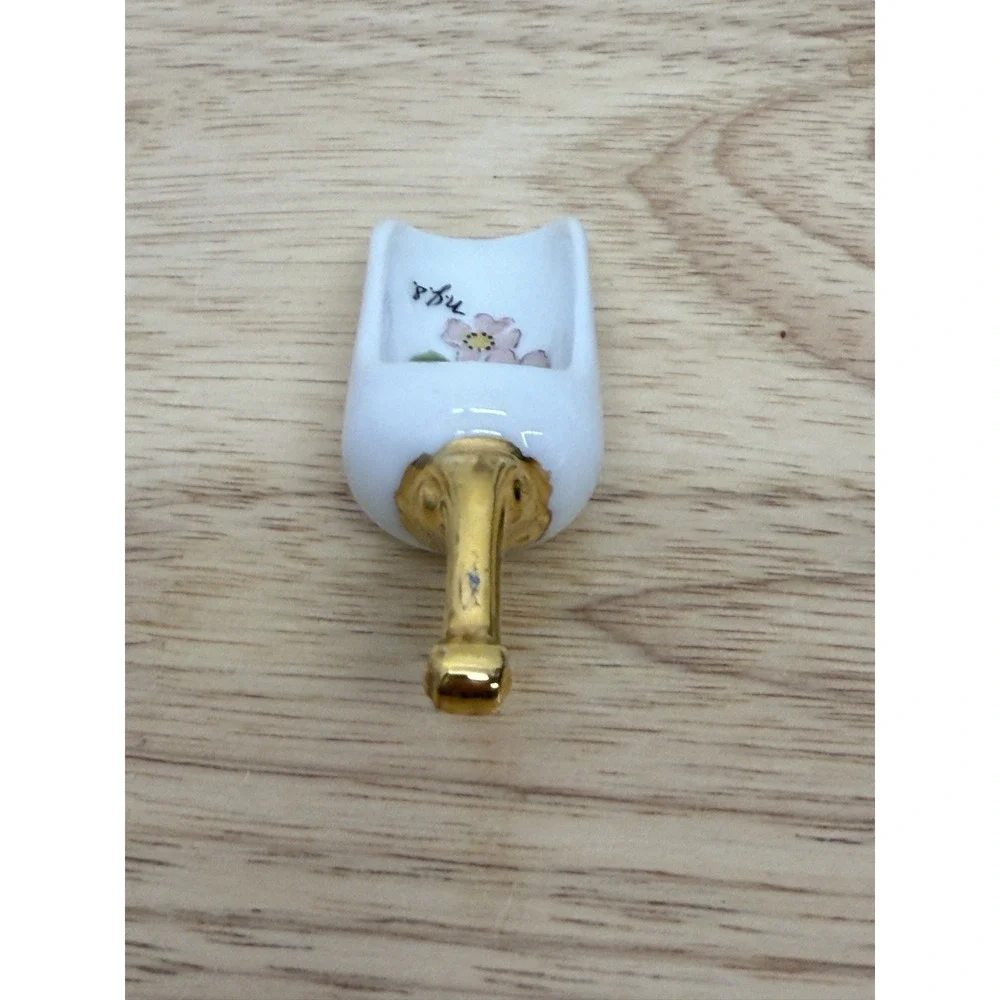 Vintage hand painted‎ porcelain salt scoop Floral Gold Handle #AA